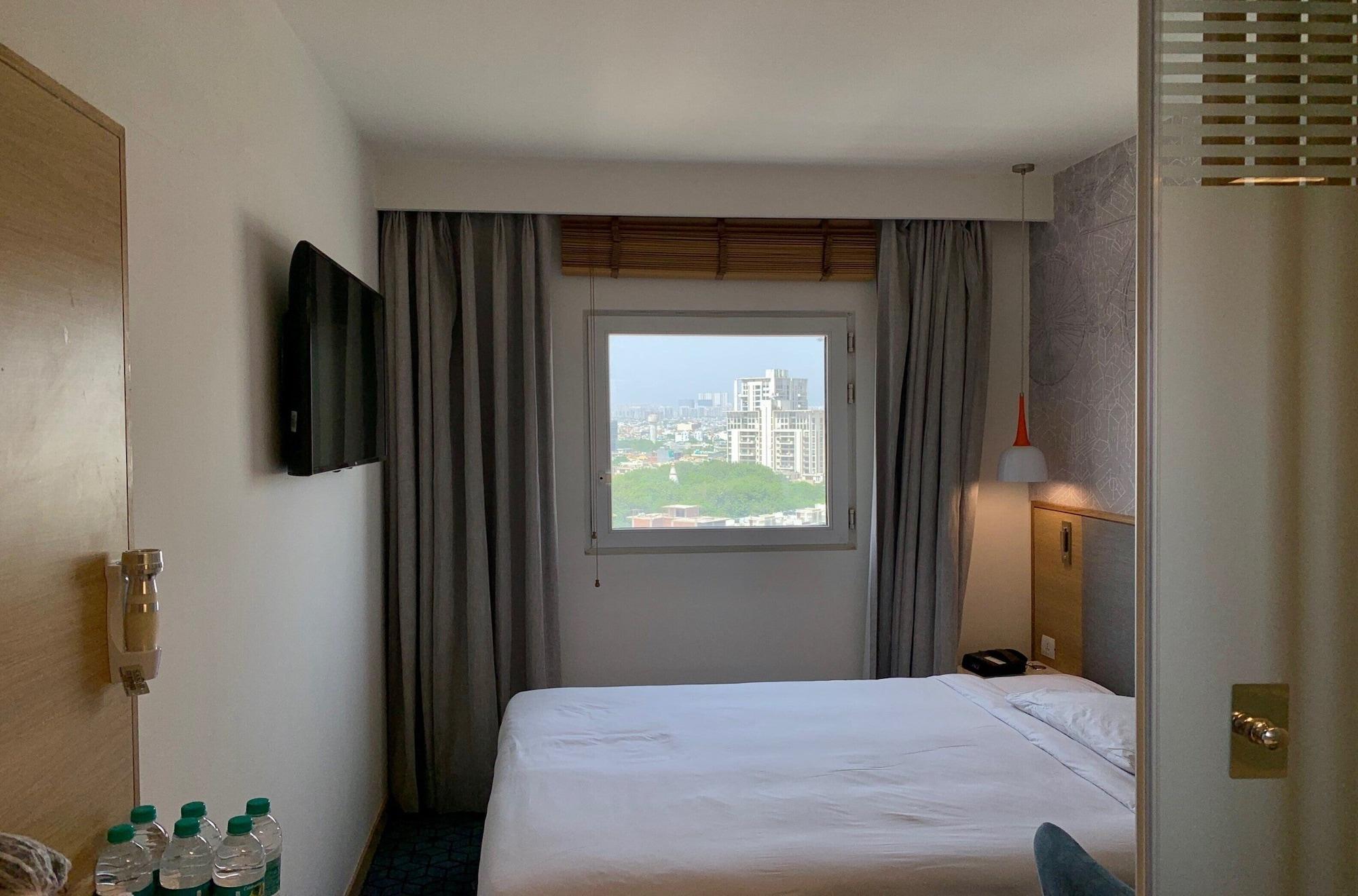 Holiday Inn Express Gurugram Sector 50 By Ihg Gurgaon Extérieur photo