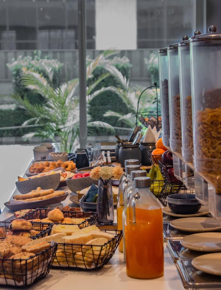 Holiday Inn Express Gurugram Sector 50 By Ihg Gurgaon Extérieur photo