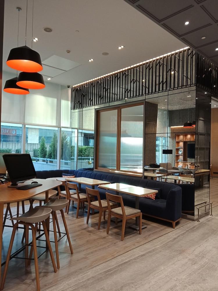 Holiday Inn Express Gurugram Sector 50 By Ihg Gurgaon Extérieur photo