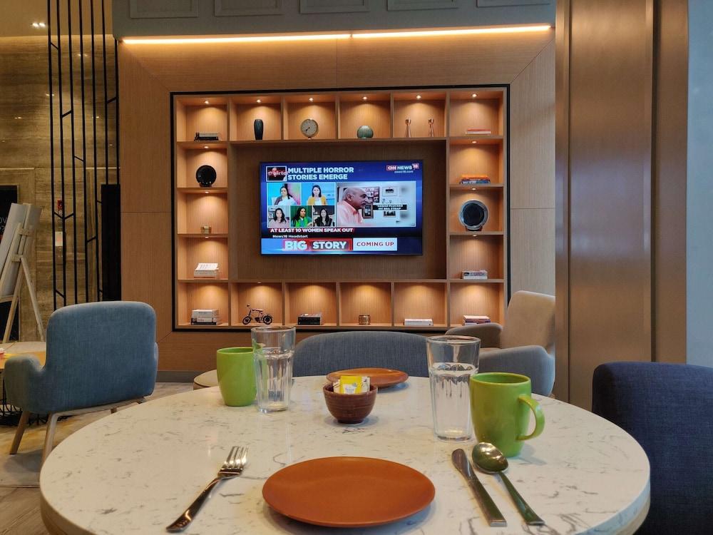 Holiday Inn Express Gurugram Sector 50 By Ihg Gurgaon Extérieur photo