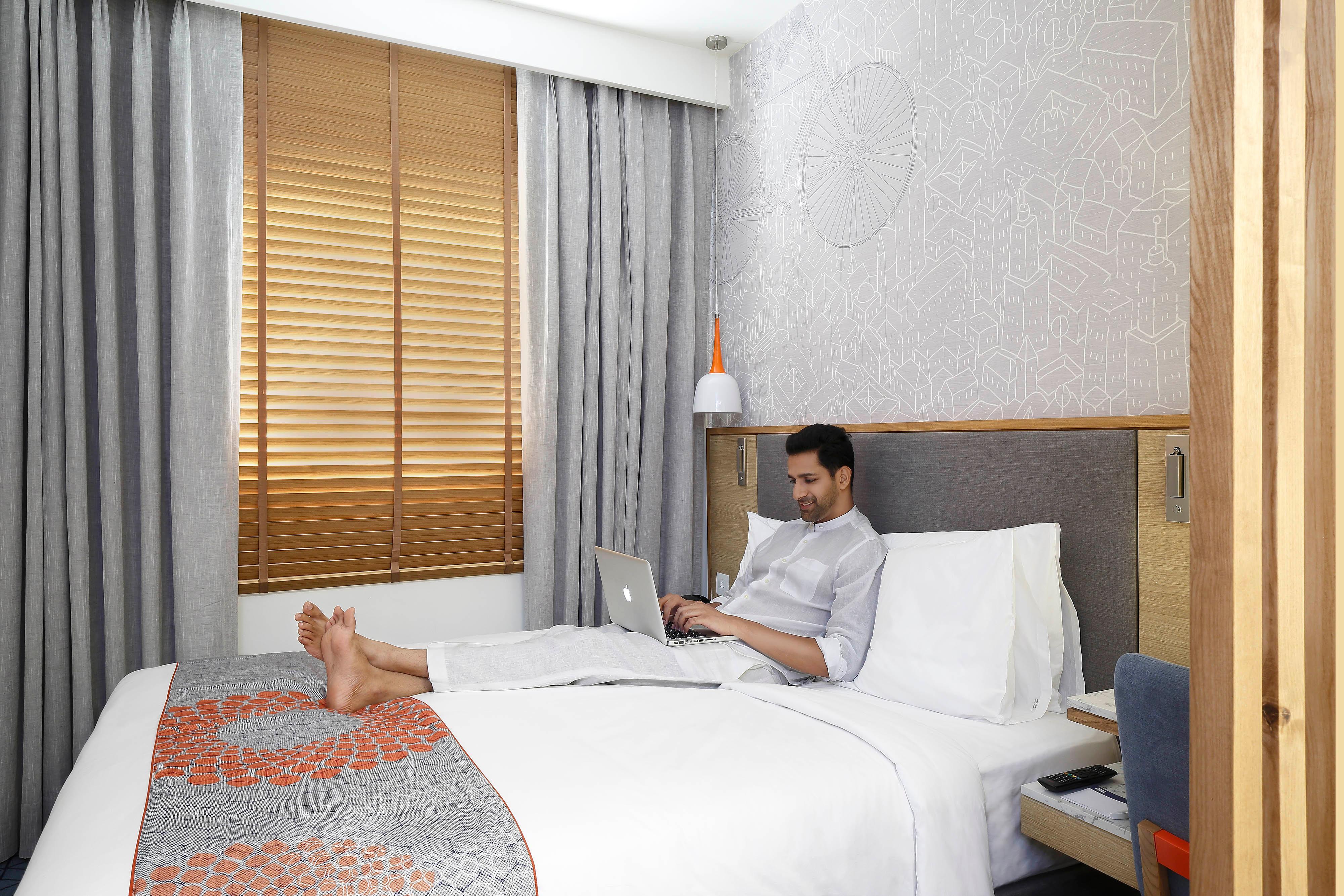 Holiday Inn Express Gurugram Sector 50 By Ihg Gurgaon Extérieur photo