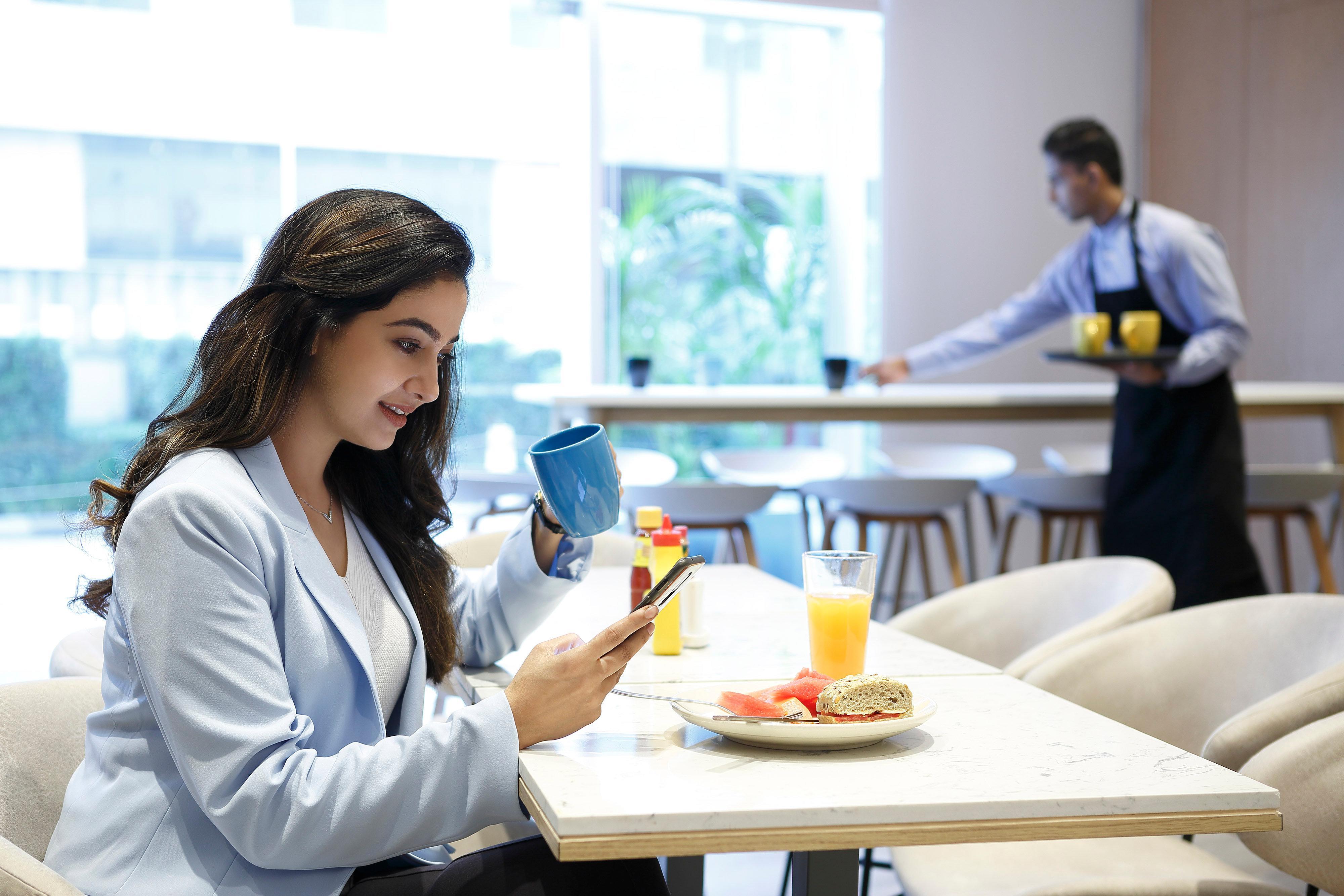 Holiday Inn Express Gurugram Sector 50 By Ihg Gurgaon Extérieur photo