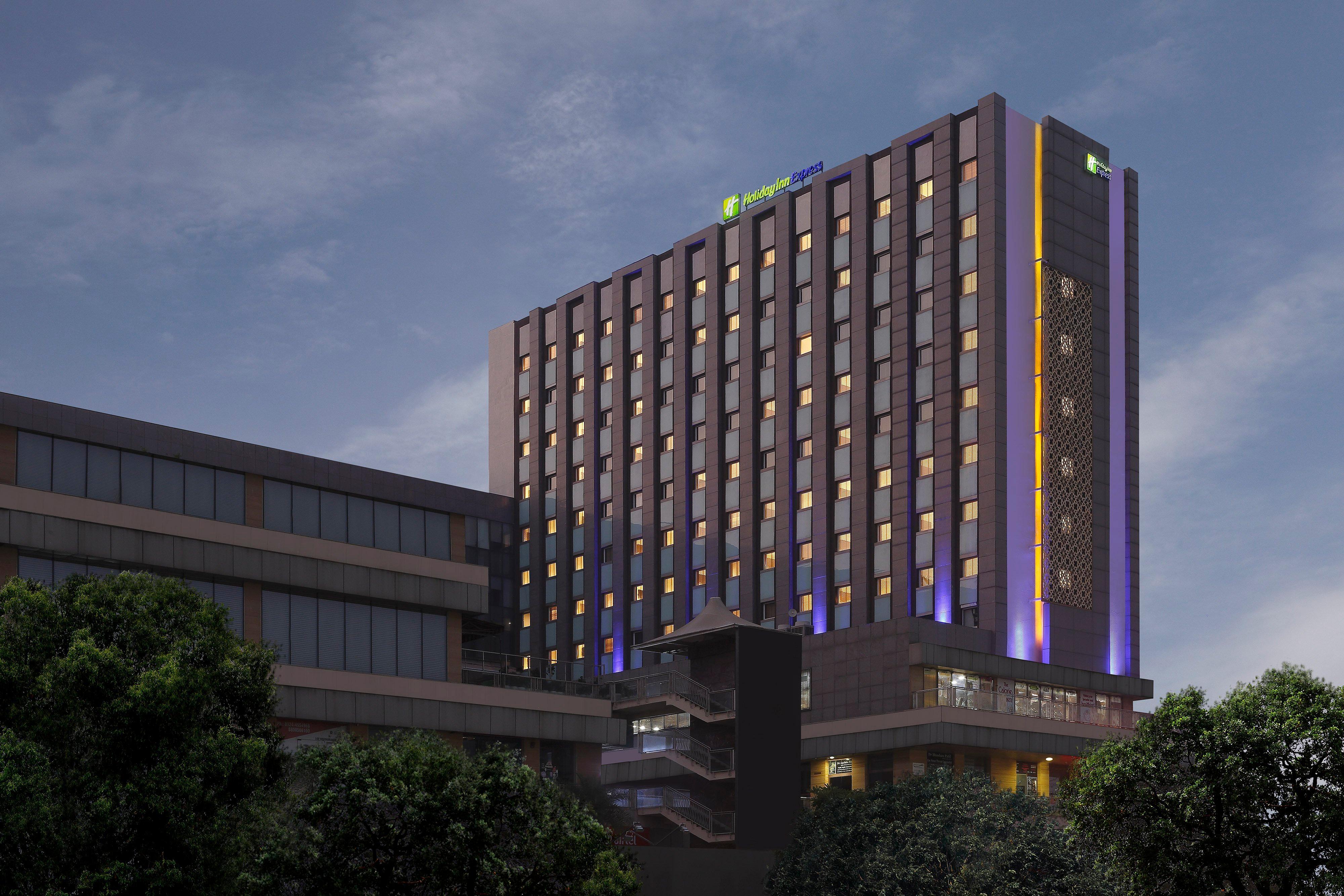 Holiday Inn Express Gurugram Sector 50 By Ihg Gurgaon Extérieur photo