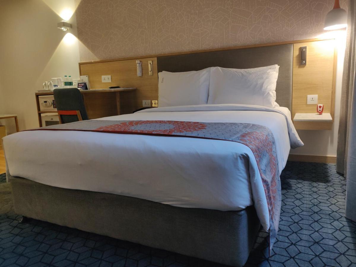 Holiday Inn Express Gurugram Sector 50 By Ihg Gurgaon Extérieur photo