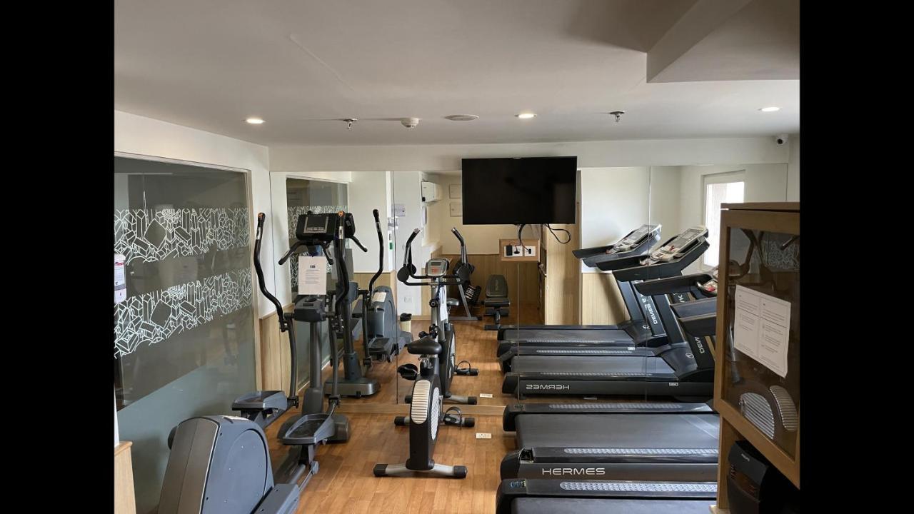 Holiday Inn Express Gurugram Sector 50 By Ihg Gurgaon Extérieur photo