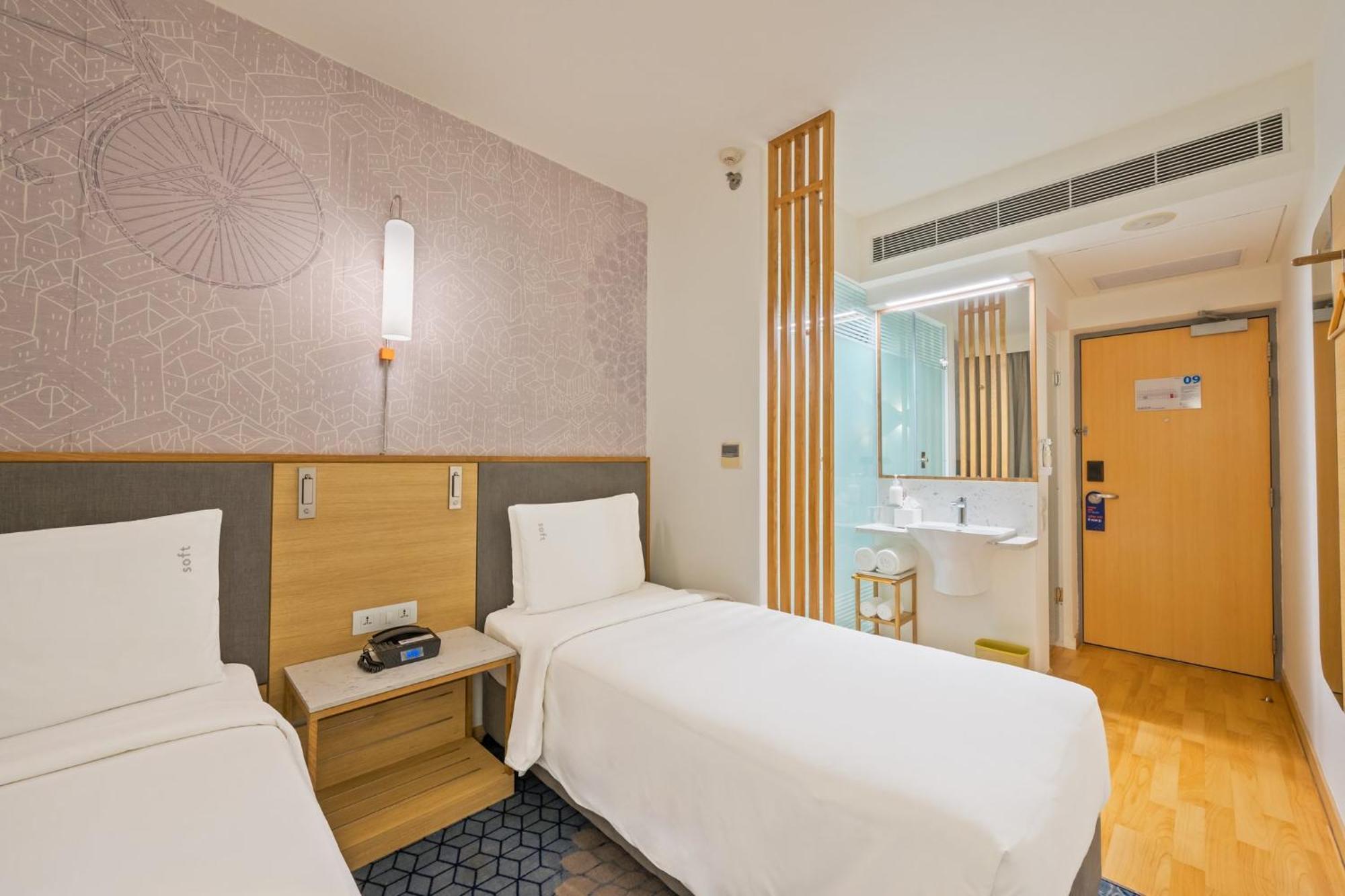 Holiday Inn Express Gurugram Sector 50 By Ihg Gurgaon Extérieur photo