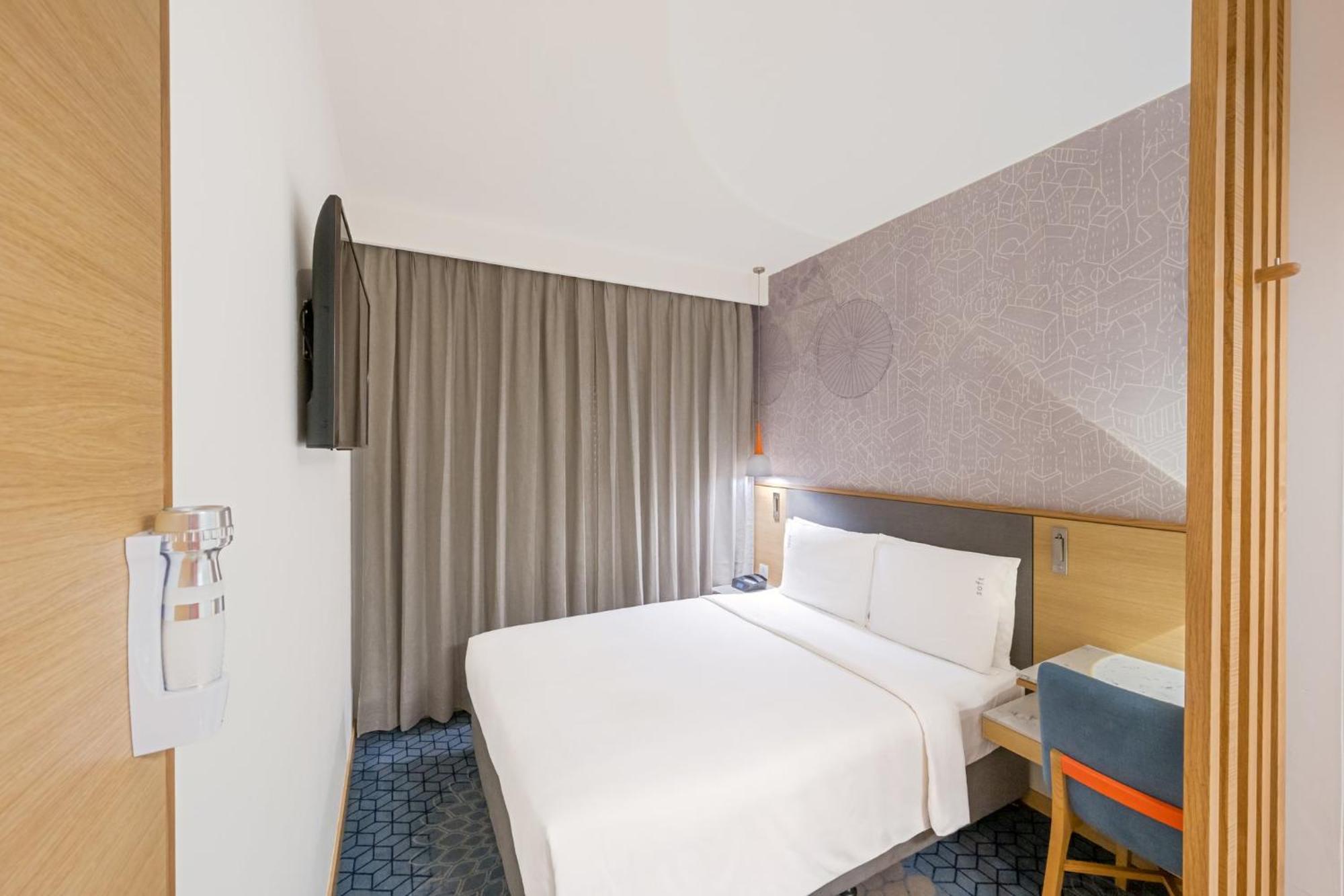 Holiday Inn Express Gurugram Sector 50 By Ihg Gurgaon Extérieur photo