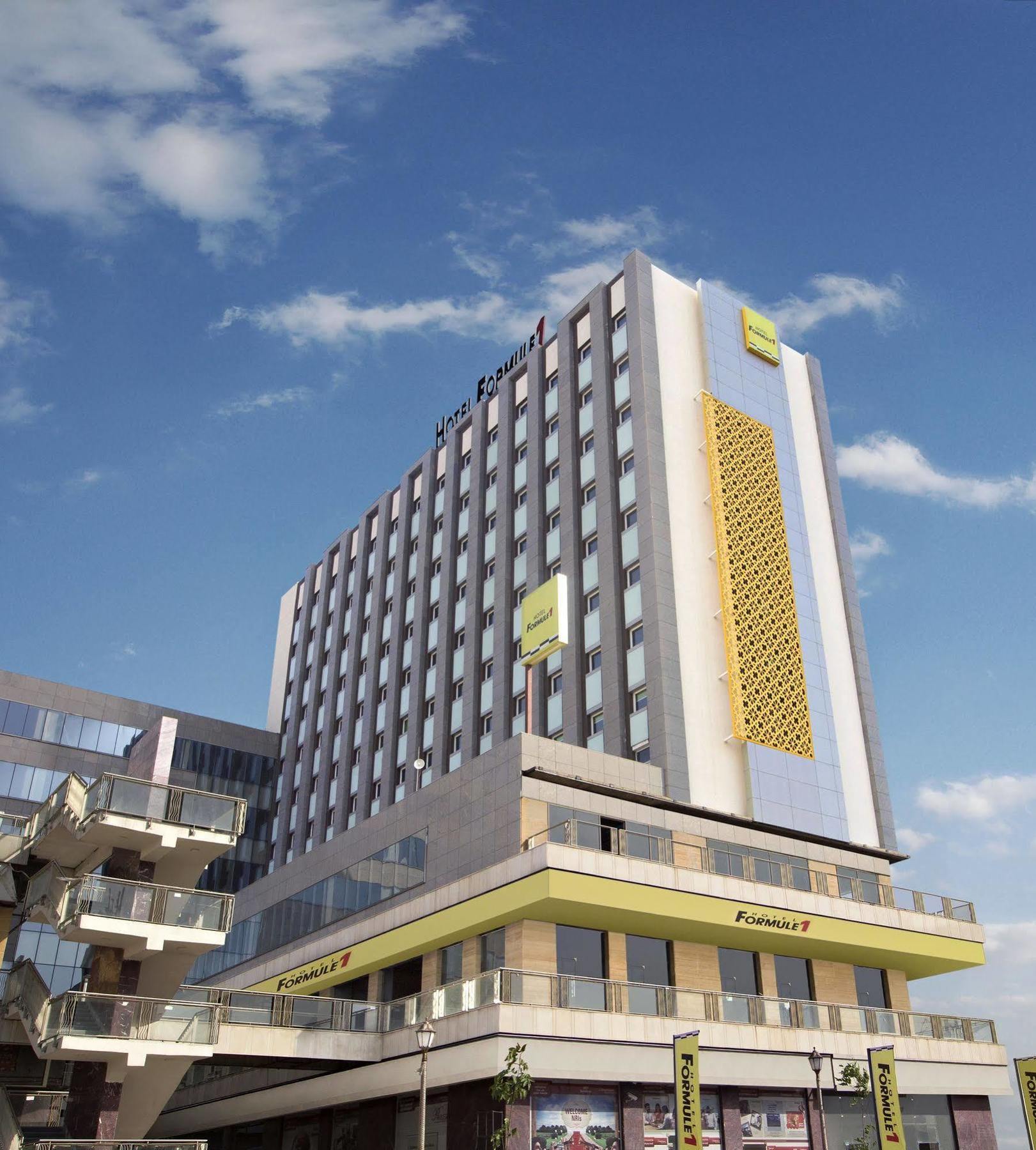 Holiday Inn Express Gurugram Sector 50 By Ihg Gurgaon Extérieur photo